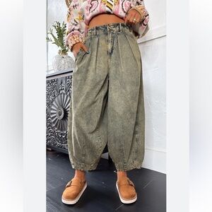 We the free barrel pants size Small